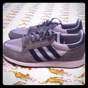 I’m selling  a brand new  Adidas Forest Grove